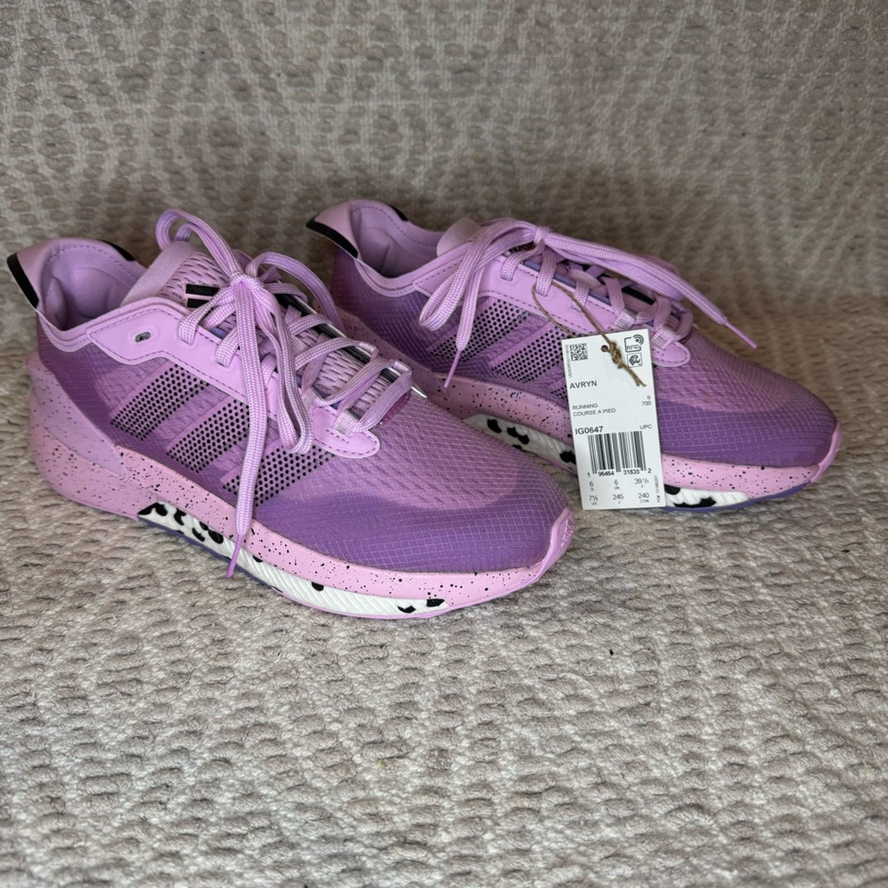 Adidas AVRYN SHOES size 7.5